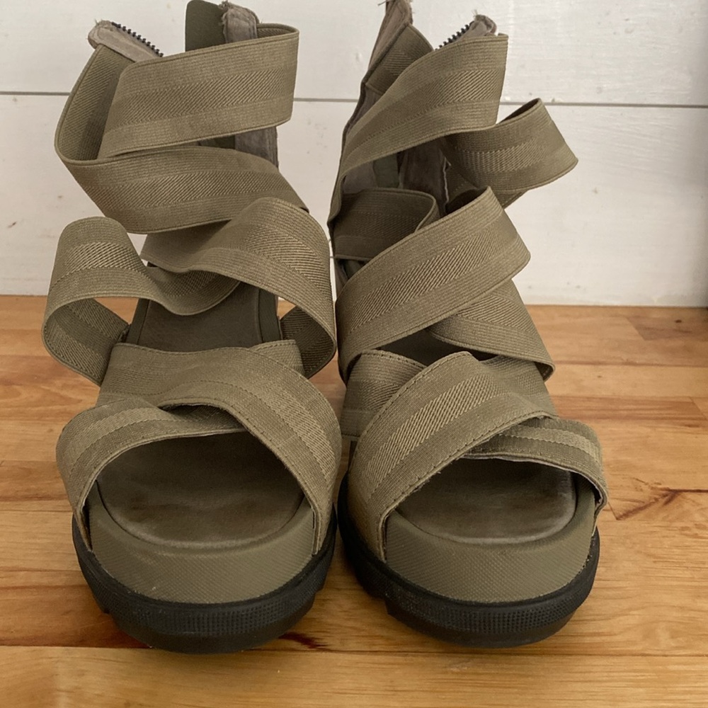 Like New SOREL Joanie II Strap Wedge Sandals in Sage Green (7/38)